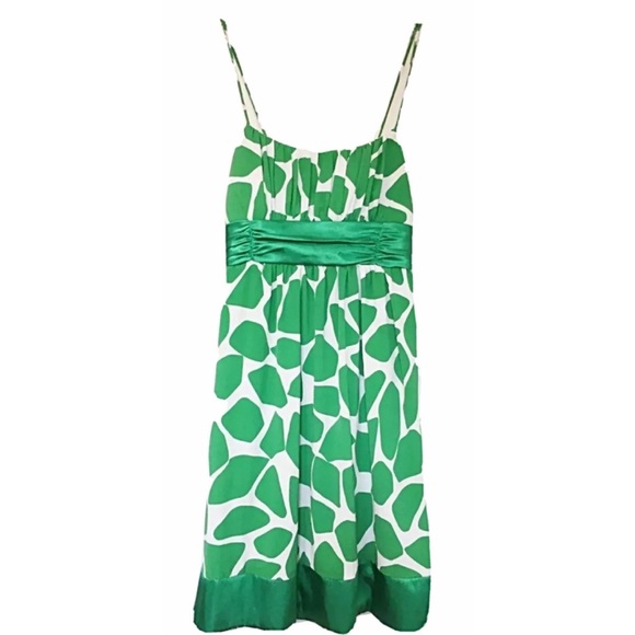 CITY TRIANGLES Sz M Green/ Wht Geo Baby Doll Dress - Picture 1 of 6